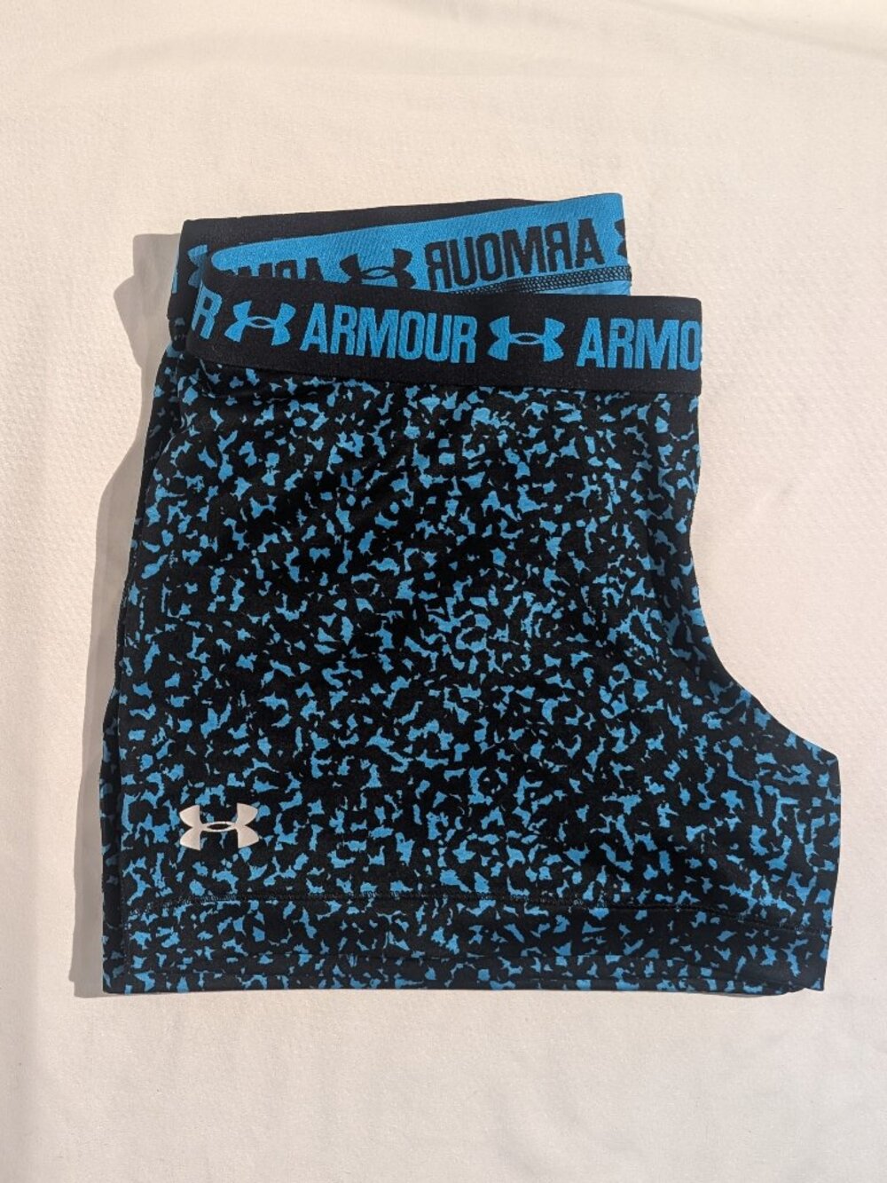Under Armour Women's HeatGear Shorty Shorts 3 inches Size XL